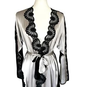 Vintage Fernando Sanchez Silk Lace Robe Pewter Gray Black